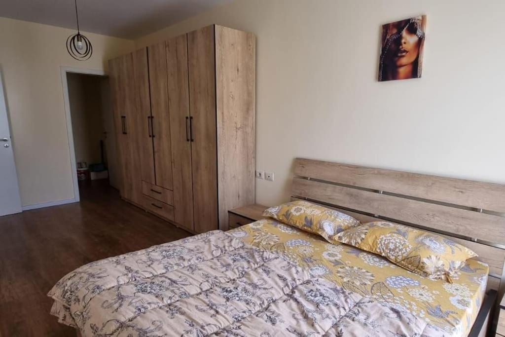 New & Great Located Apartment Near Center Тирана Екстериор снимка