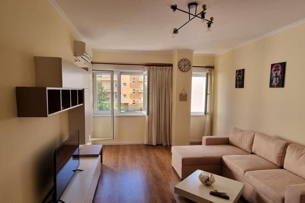 New & Great Located Apartment Near Center Тирана Екстериор снимка